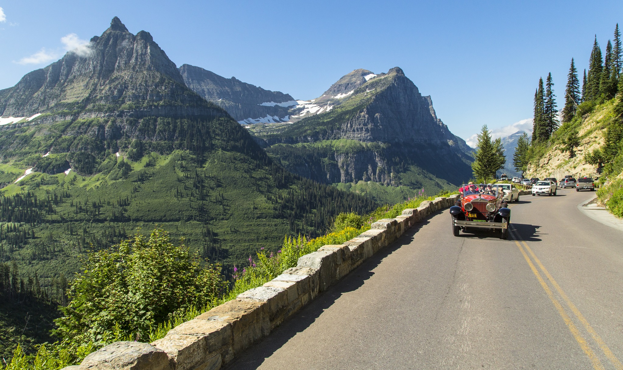 Discover the Beauty of Glacier National Park: A Traveler's Guide